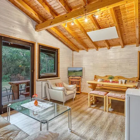 2 Bedroom Amazing In Merzalben
