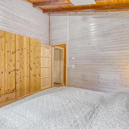 2 Bedroom Amazing In Casa de Férias Merzalben